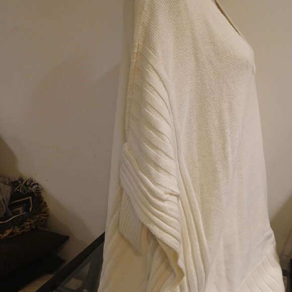 Woman's  sweater - Picture 9 of 11